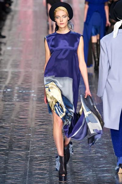Look 9